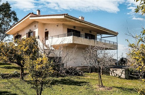 Photo 31 - Holiday Villa With sea View in Paralia Avlidas