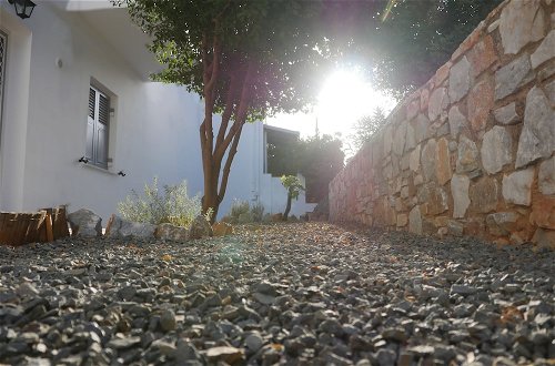 Photo 21 - Galini Rooms & Apartments Syros