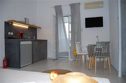 Photo 6 - Galini Rooms & Apartments Syros