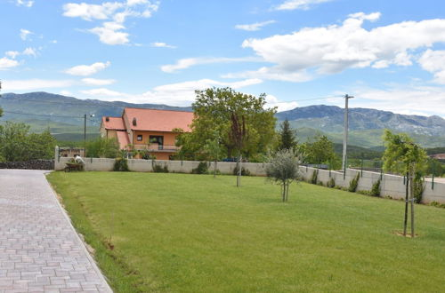 Foto 32 - Fantastic Villa in Ugljane With Private Pool