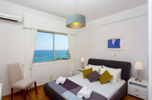 Photo 10 - Seaside Luxury Beach Apartment