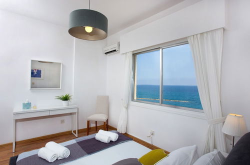 Photo 7 - Seaside Luxury Beach Apartment