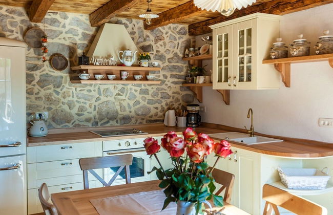Gorgeous Villa With Private Swimming Pool and Covered Terrace - Foto 5