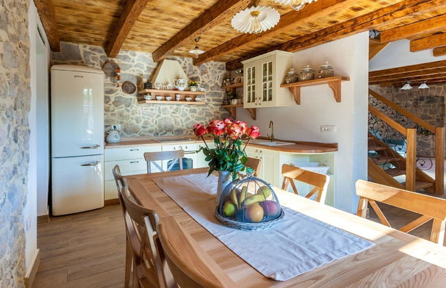Gorgeous Villa With Private Swimming Pool and Covered Terrace - Foto 16