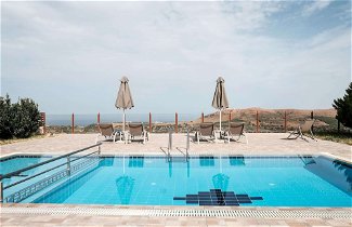 Foto 1 - Sun-kissed Villa in Latsimas With Pool