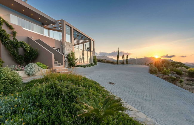 Luxury Villa With Heated Pool 700m to the Beach - Foto 1