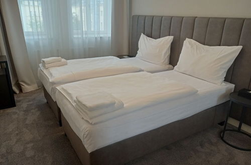 Photo 4 - Figaro Suites