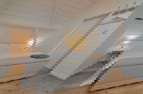 Foto 4 - Pleasant Holiday Home in West Flanders with Enclosed Garden & Hot Tub