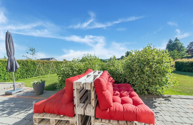 Detached House with Sauna & Hot Tub near Ski Resort & Nature Park - Photo 21