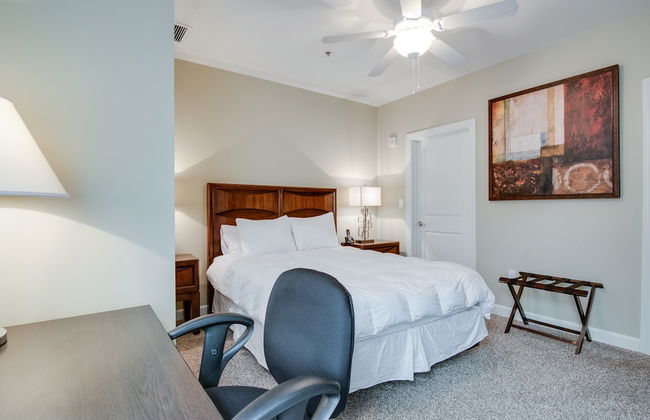 Bluebird Suites near AutoZone Park - Foto 8