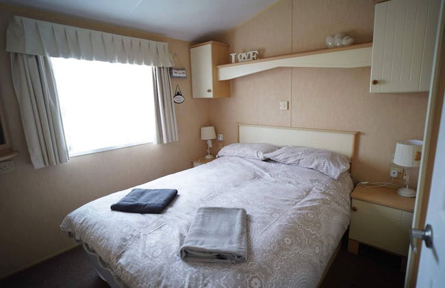 Pets Stay Free 3 Bedroom Caravan at Heacham Beach - Photo 4