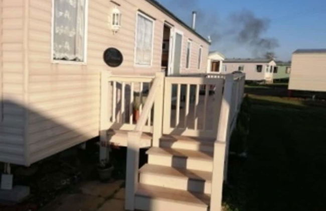 Pets Stay Free 3 Bedroom Caravan at Heacham Beach - Photo 24