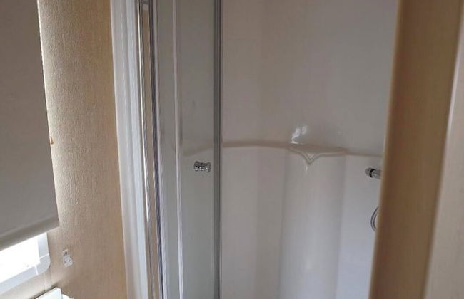 Pets Stay Free 3 Bedroom Caravan at Heacham Beach - Photo 15