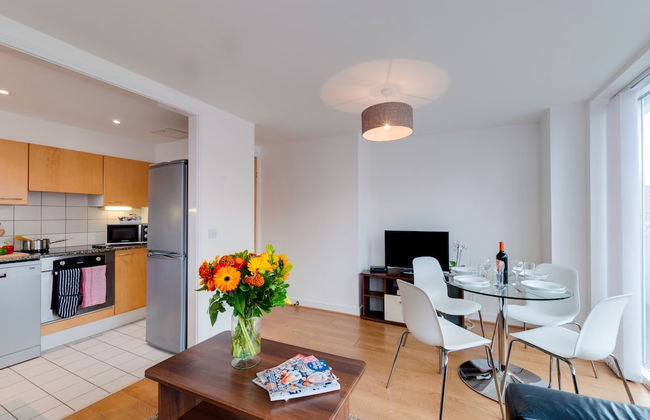 Base Serviced Apartments - The Docks - Foto 12