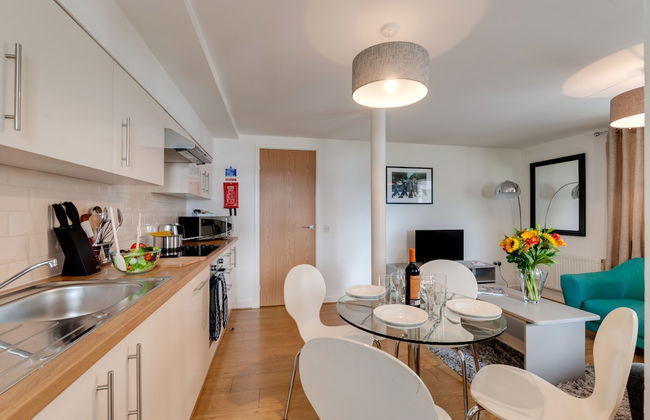 Base Serviced Apartments - The Docks - Foto 17