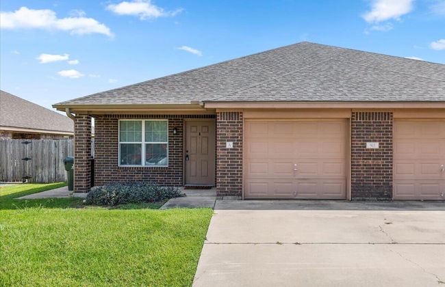 Spacious 3BR Home in Amazing Location - Foto 55