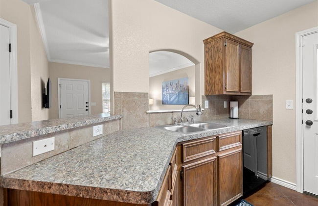 Spacious 3BR Home in Amazing Location - Foto 34