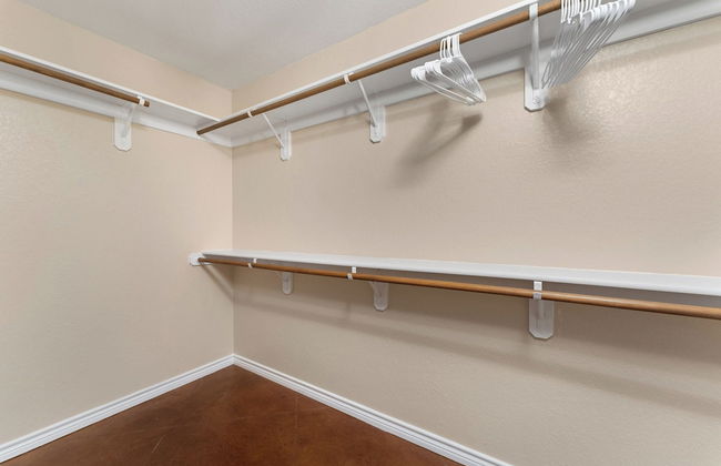 Spacious 3BR Home in Amazing Location - Foto 39