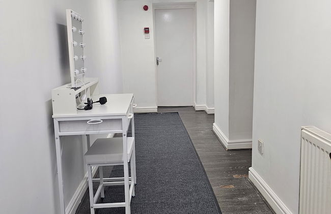 Basement Apartment Near City Centre - Foto 21