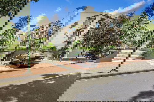 Foto 11 - Spacious Viaduct Studio + Free Parking!