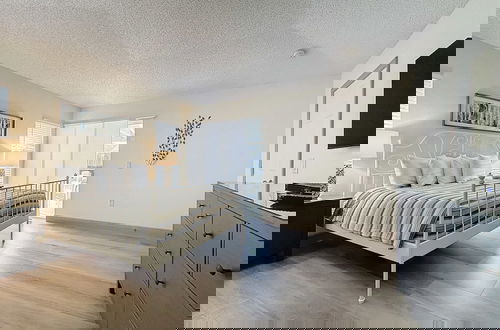 Foto 11 - South Facing Golf Course Villa, Updates Throughout!