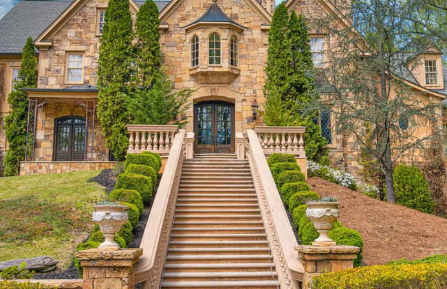 Lions Gate Estate in Sandy Springs - Photo 2
