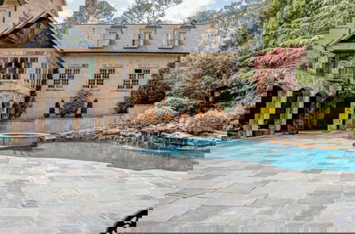 Photo 5 - Lions Gate Estate in Sandy Springs