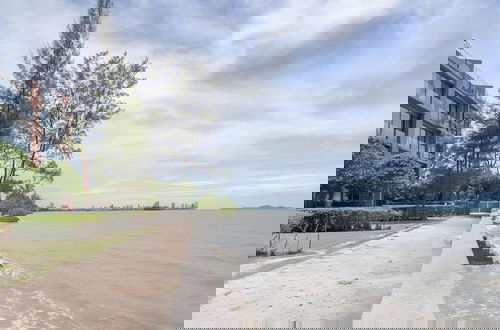 Foto 23 - Sandbox Beachfront Villa3