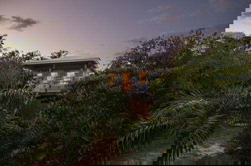 Foto 13 - Historic Hideaway: Restored Waterfront Estate