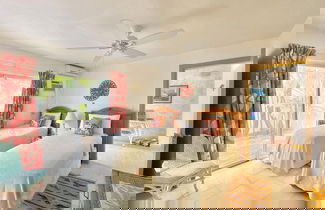 Foto 2 - Coastal Haven: Newly Renovated Beachfront Cottage With Pool