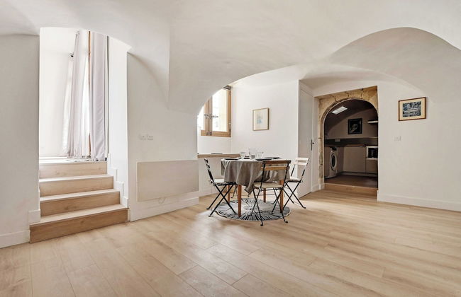 Authentic Apartment - 2br/4p - Monnaie - Foto 10
