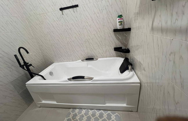 3 Bed Flat - Sleeps 6 - Parking - Wifi - Foto 8