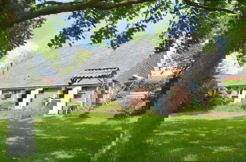 Photo 1 - Cozy Holiday Home in Bergen op Zoom With Garden