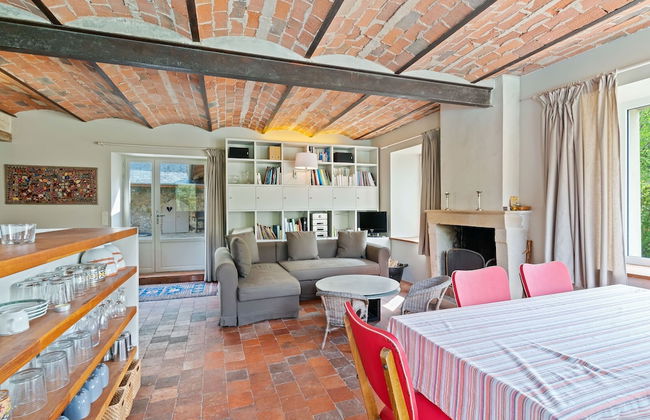 Charming Holiday Home in Yevre-la-ville With Pool - Foto 39