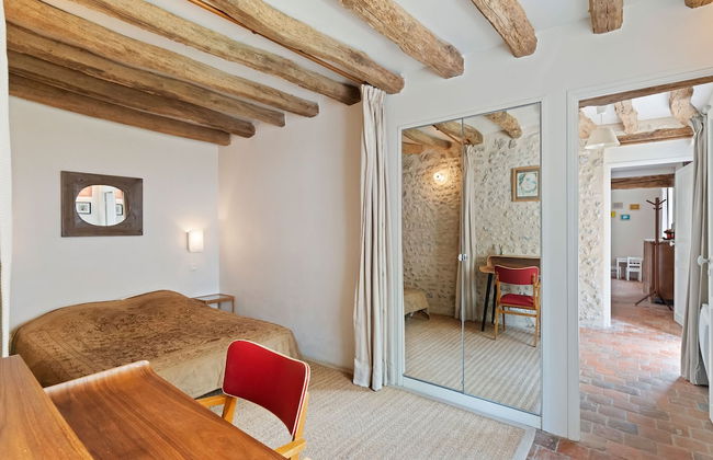 Charming Holiday Home in Yevre-la-ville With Pool - Foto 22