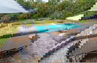 Foto 1 - Charming Holiday Home in Yevre-la-ville With Pool