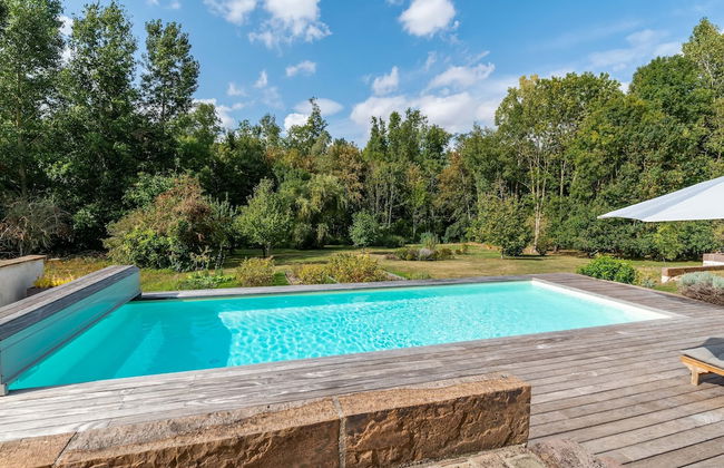 Charming Holiday Home in Yevre-la-ville With Pool - Foto 46