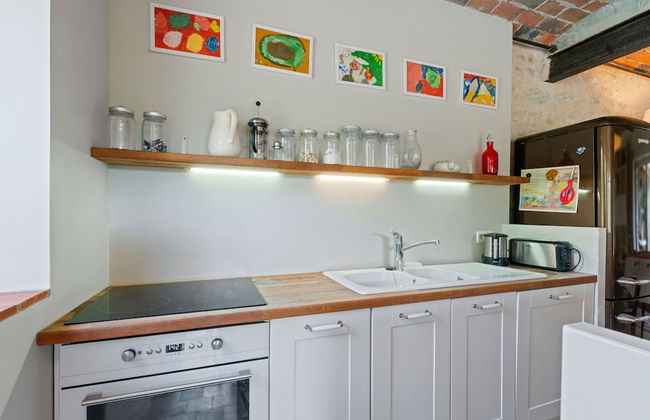 Charming Holiday Home in Yevre-la-ville With Pool - Foto 20
