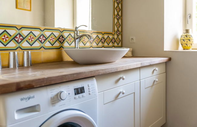 Charming Holiday Home in Yevre-la-ville With Pool - Foto 56