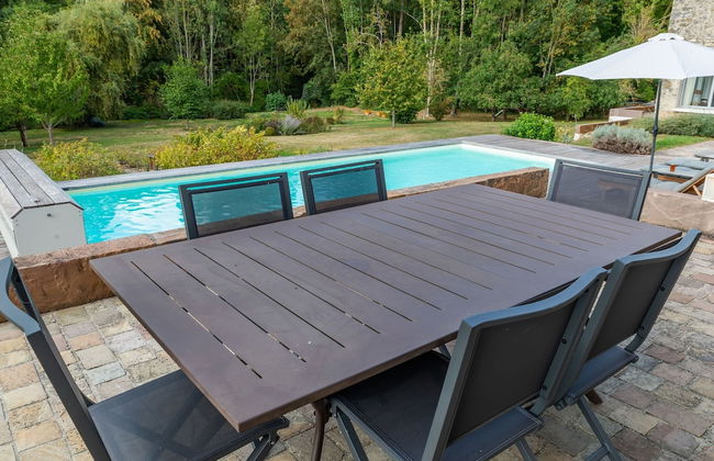 Charming Holiday Home in Yevre-la-ville With Pool - Foto 35