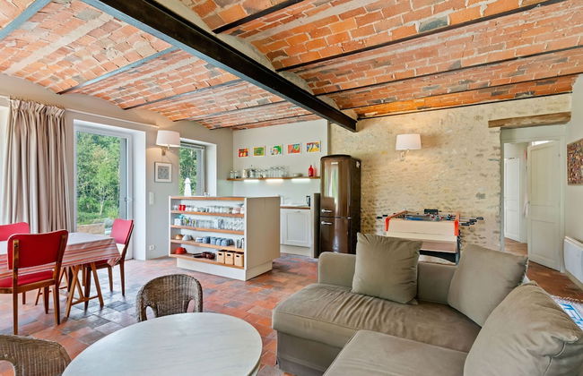 Charming Holiday Home in Yevre-la-ville With Pool - Foto 28