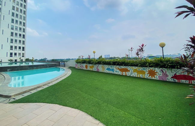 Good Place and Restful 2BR at Patraland Urbano Apartment - Foto 27