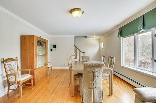 Foto 16 - Spacious Mount Kisco Home < 1 Mi to Downtown