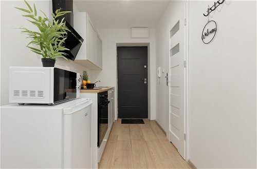 Photo 4 - White Studio in City Center by Renters