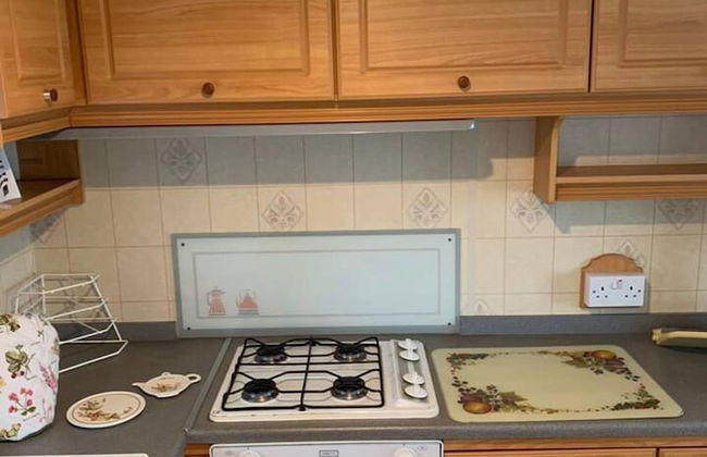 Lovely Semi-rural Caravan & Hot Tub - Sleeps Fam 6 - Foto 4