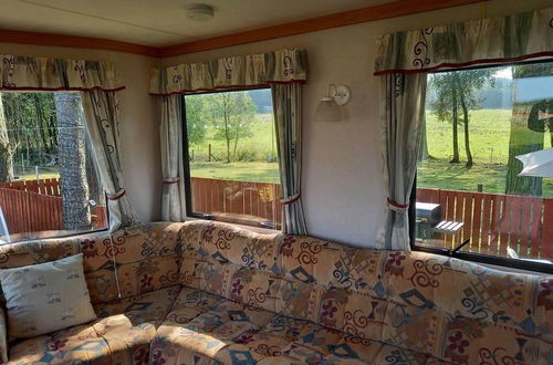 Photo 15 - Lovely Semi-rural Caravan & Hot Tub - Sleeps Fam 6