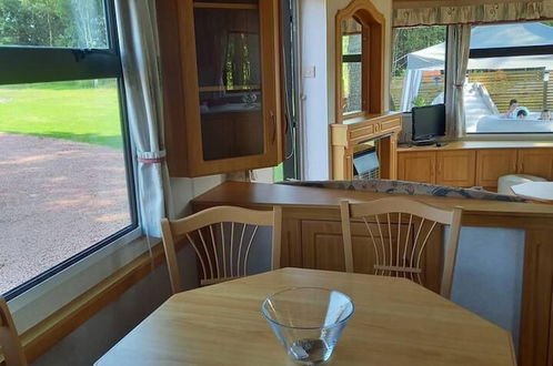 Photo 18 - Lovely Semi-rural Caravan & Hot Tub - Sleeps Fam 6