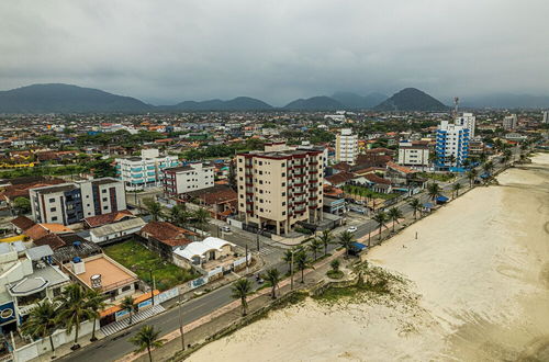 Foto 23 - Apto em Mongaguá Prédio frente mar