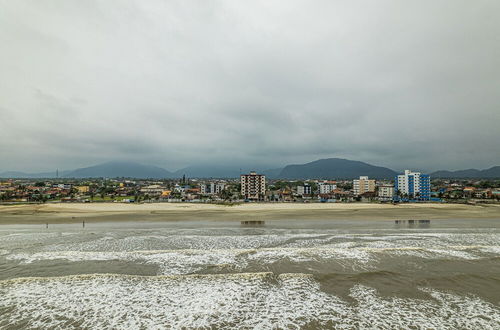 Foto 18 - Apto em Mongaguá Prédio frente mar