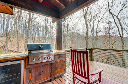 Foto 36 - Quiet Blue Ridge Cabin w/ Hot Tub, Mountain Views